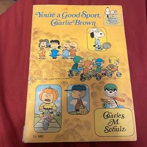 Vintage (1976) Charlie Brown comic book “You’re a Good Sport, Charlie Brown”